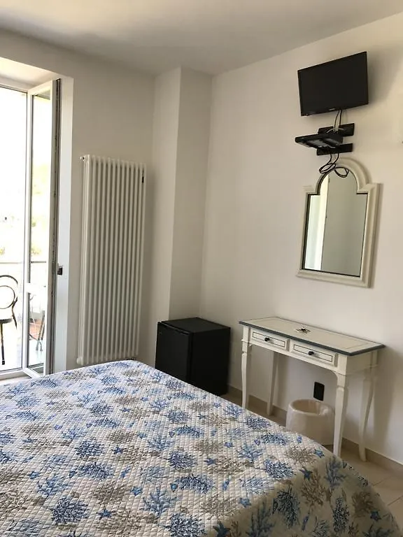 Sandra Villa Rooms Corniglia 3*,  Italy