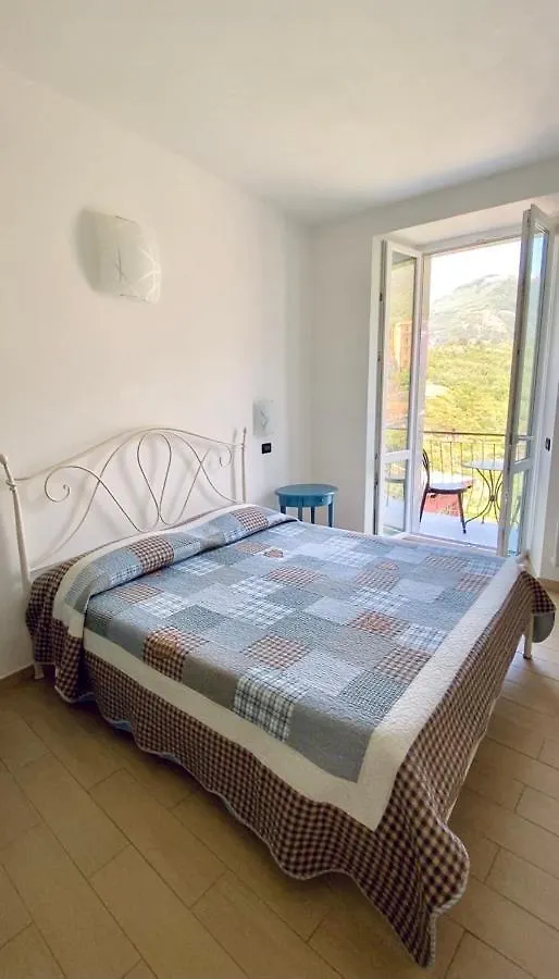 Sandra Villa Rooms Corniglia Guest house