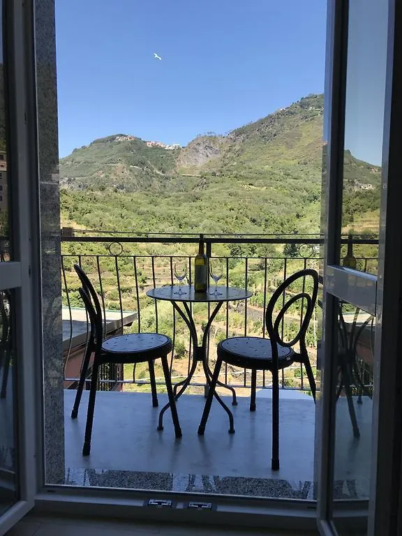 Sandra Villa Rooms Corniglia